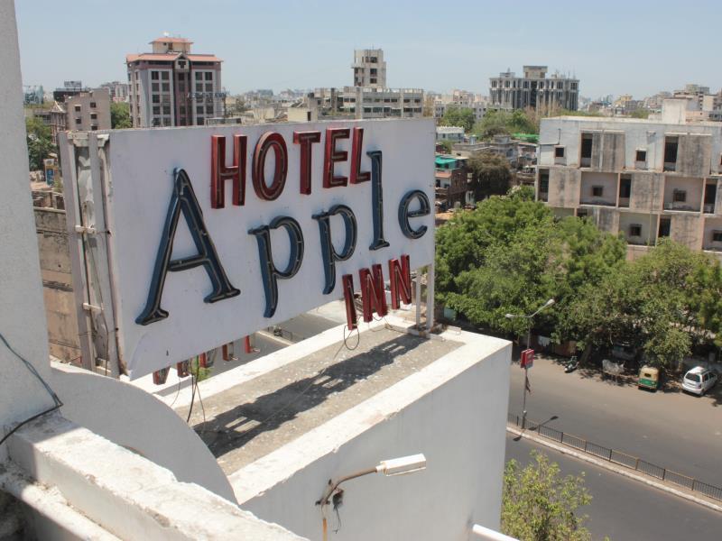 Hotel Apple Inn Ahmedabad Exterior photo